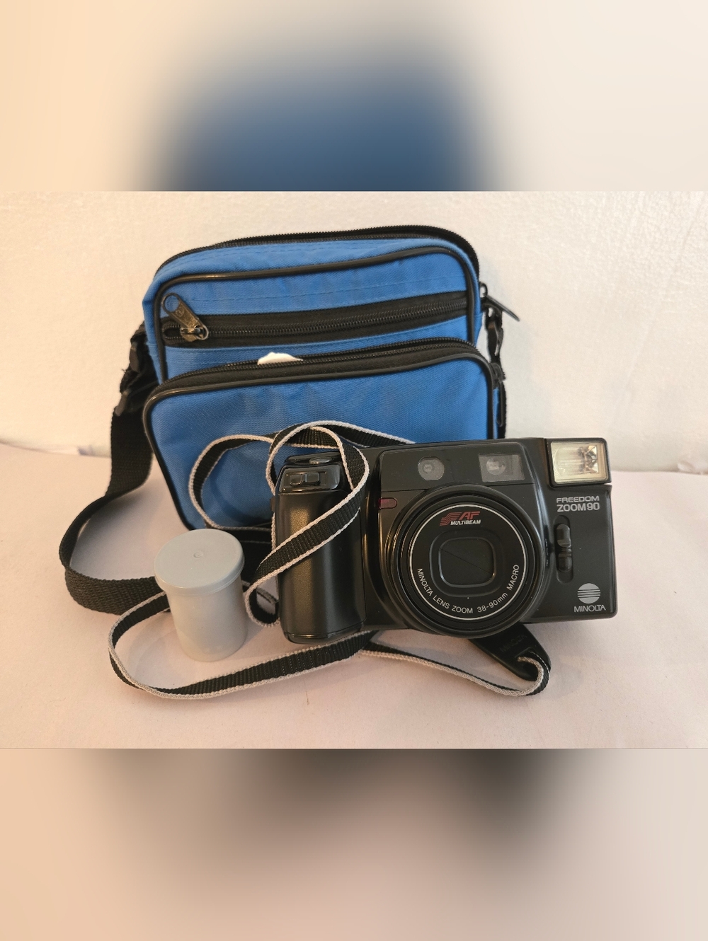 Minolta Freedom Zoom 90 - Film Camera With Canera Bag